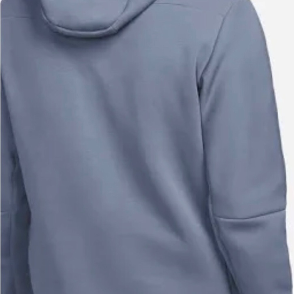 Selling blue Nike tech because was 2 sizes too big for me.